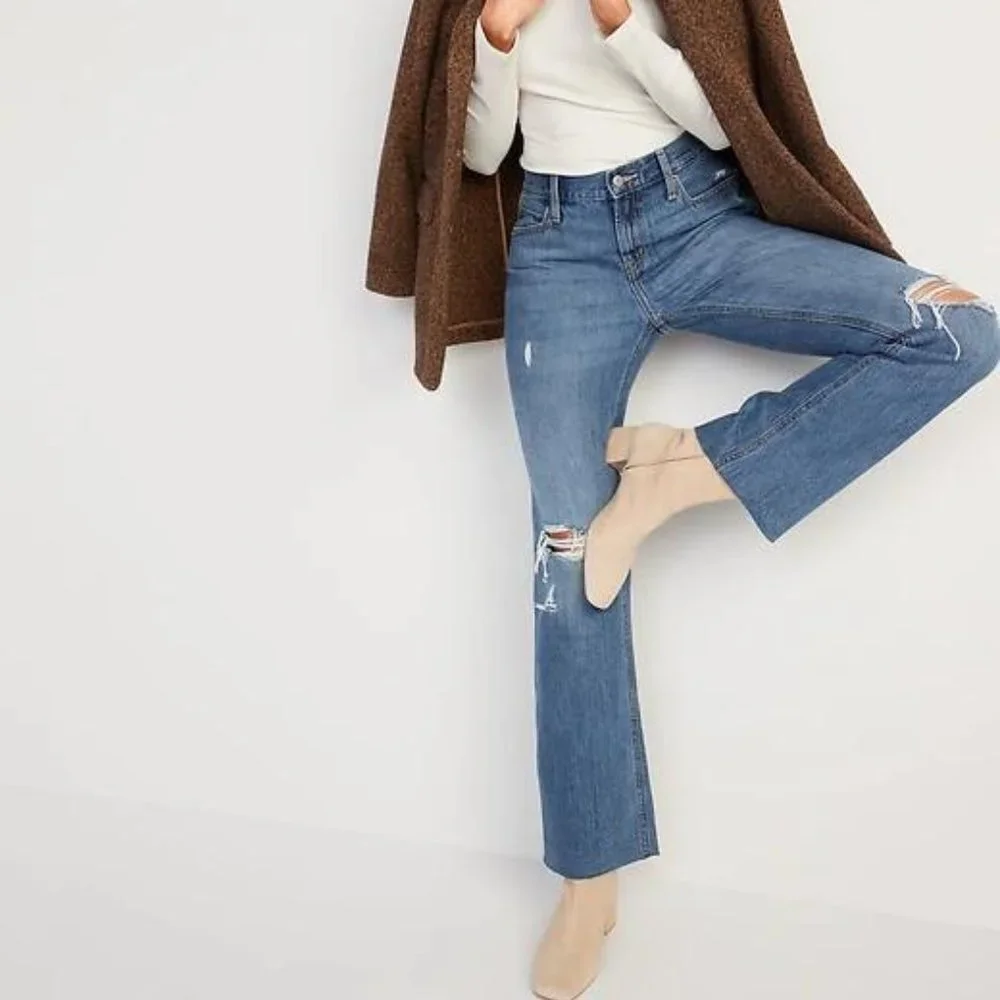 Old Navy Mid-Rise Slouchy Boot-Cut Ripped Non-Stretch Jeans for Women New - Picture 5 of 10